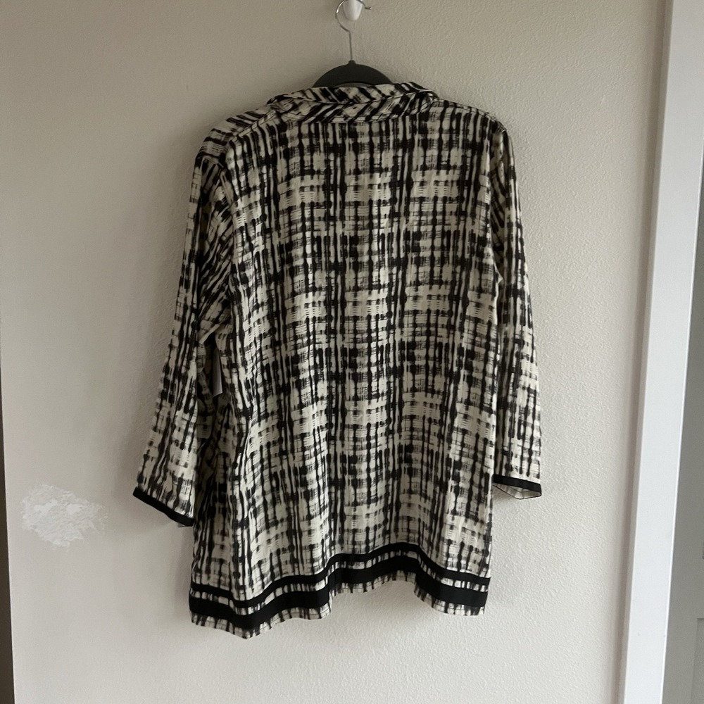 John Mark cream black button up tunic top women LARGE abstract Geometric Striped